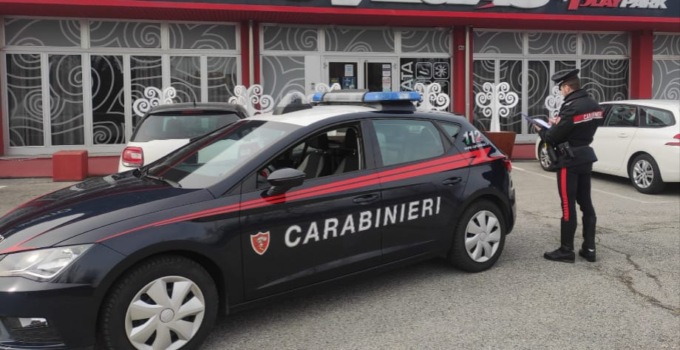 Irruzione in una sala giochi a Montebelluna: scassinate sei slot machine