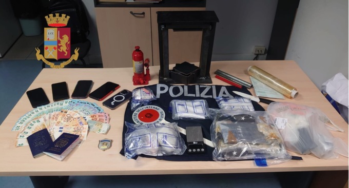 Terraglio, il noto narcotrafficante dominicano arrestato insieme alla cugina spagnola “imbottita” di cocaina