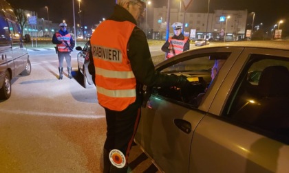 Alla guida dopo aver bevuto, sorpassi con doppia linea continua: strage di multe a Montebelluna