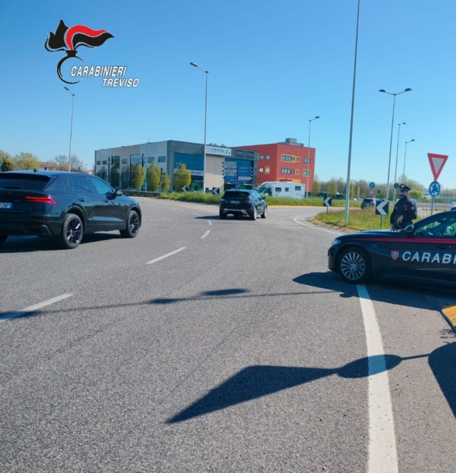 Controlli Carabinieri a Pasqua e Pasquetta, tre patenti ritirate. E a Castelfranco caccia al “pirata” che ha investito un ciclista