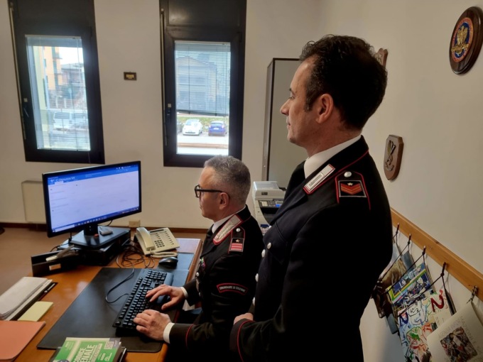 Si spacciano per venditori online ma sono truffatori: si fanno versare denaro e poi spariscono