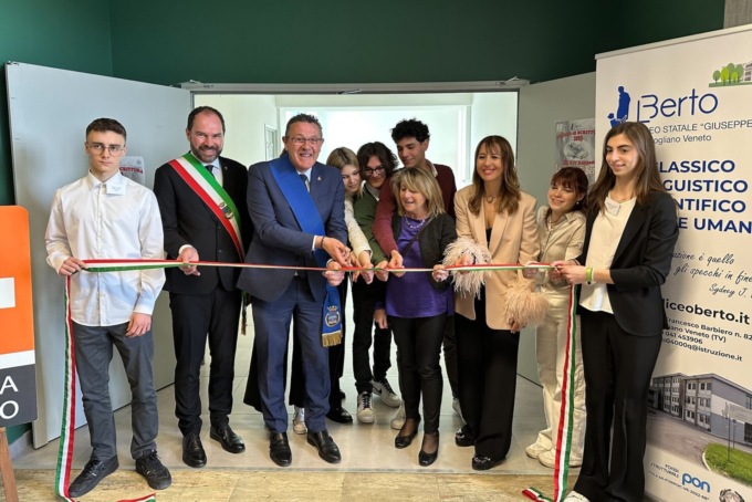 Ampliato il Liceo Berto di Mogliano: le foto dell’inaugurazione dei nuovi spazi della scuola