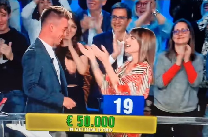 Affari tuoi, il trevigiano Yuri Pessotto vince 50mila euro: “Per aprire una fattoria didattica”