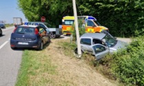 Treviso Mare, perde il controllo dell'auto e si schianta contro un palo: ferito un 86enne