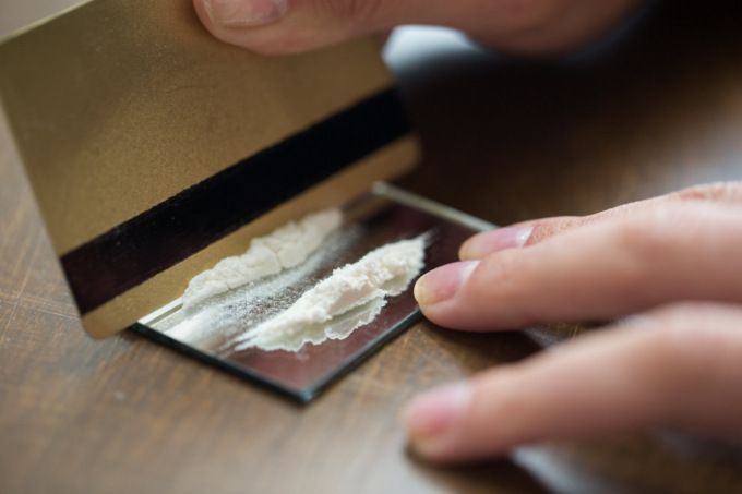 24enne beccato con la droga insieme alla ragazza: ma era lei la “dama bianca” della cocaina