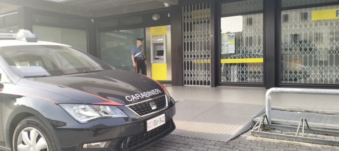 Rubano portafoglio e carta di credito a una 65enne di Vedelago, poi si danno a spese “folli” e le svuotano il conto