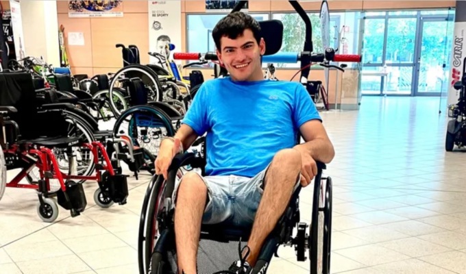 Conegliano, Super Simo e il sogno di correre la maratona di New York con una carrozzina speciale