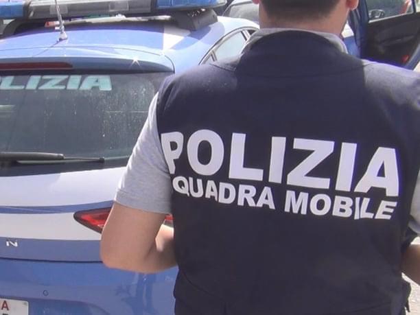 Incensurato e insospettabile, ma in auto aveva oltre due chili di cocaina: preso il super “corriere” della droga