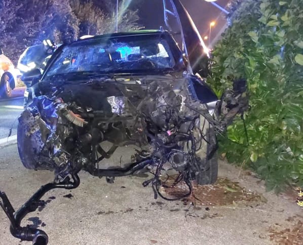 Tremendo frontale tra auto e van a Follina: morto un 28enne di Miane