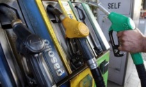Il bonus benzina da 80 euro e i distributori dove costa meno fare rifornimento a Treviso