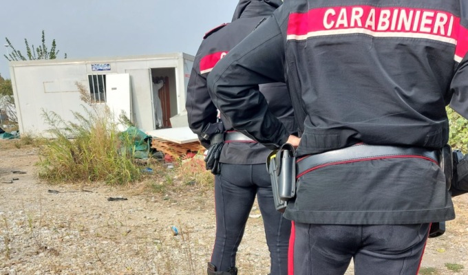 Il prefabbricato “dormitorio” e la lite con il machete, caos alla stazione di Castelfranco Veneto