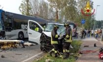 Tragico incidente a Montebelluna, scontro tra furgone e bus: due morti e tre feriti
