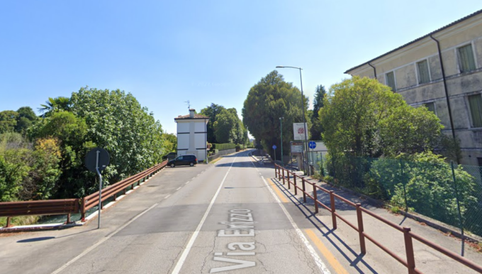 Investito da un’auto mentre era in bici, ciclista 74enne in gravi condizioni