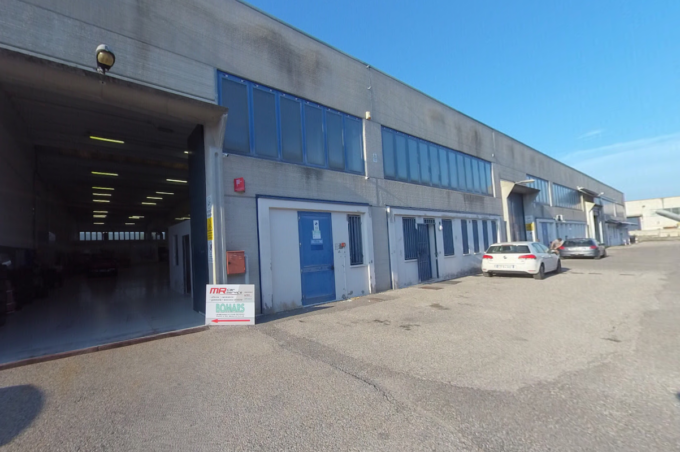 Incidente sul lavoro a Motta di Livenza, meccanico schiacciato sotto un’auto