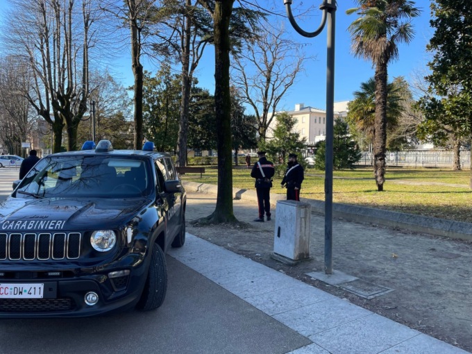 Spinge ciclista a terra per rubarle lo zaino, arrestata borseggiatrice a Conegliano
