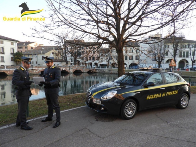 Per 20 anni hanno amministrato dieci società sotto prestanomi portandole alla bancarotta