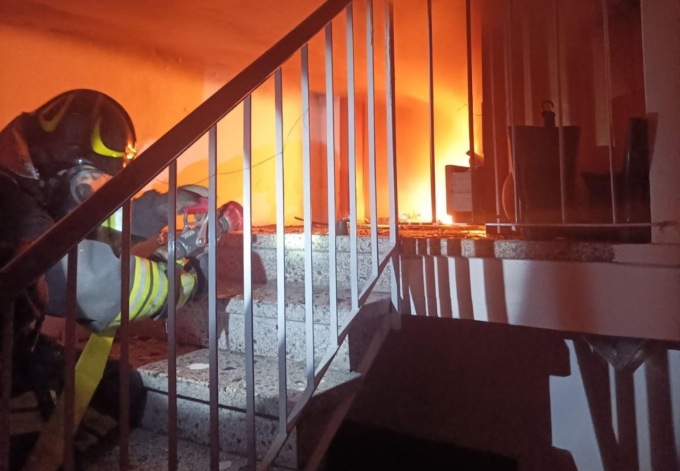 Incendio in un’abitazione a Conegliano, 10 persone evacuate nella notte