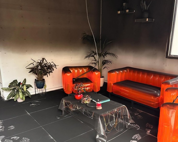 Incendio all’Artium Tattoo Emporium, gravi danni allo studio. I gestori: “Ci rimetteremo in piedi”