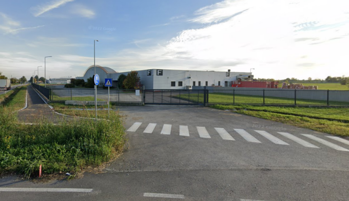 Colpito da un ictus mentre scarica un camion nello stabilimento Geox, 34enne muore dopo tre giorni