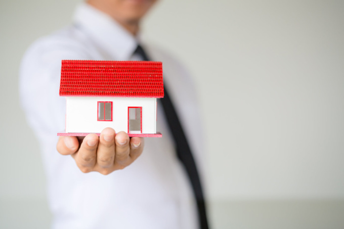 Andare a vivere da soli: cosa sapere prima di lasciare la casa dei genitori