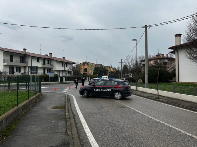 Spari in strada a Chiarano, 37enne ferito a una gamba e all’addome: arrestato il responsabile