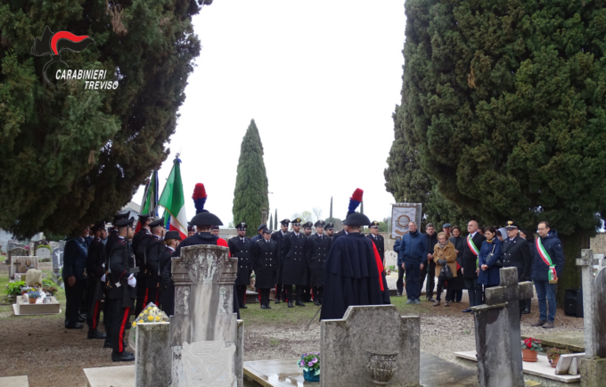 I Carabinieri rendono omaggio a Domenico Dal Vecchio, caduto nel 1944 nell’eccidio della Malga Bala
