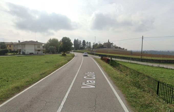 Perde il controllo dell’auto e finisce contro degli arbusti, gravissimo un 19enne