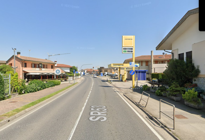 80enne ha un malore alla guida e investe una sua coetanea in bici