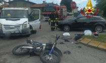 Incidente tra auto e furgone a Pieve di Soligo, grave un centauro
