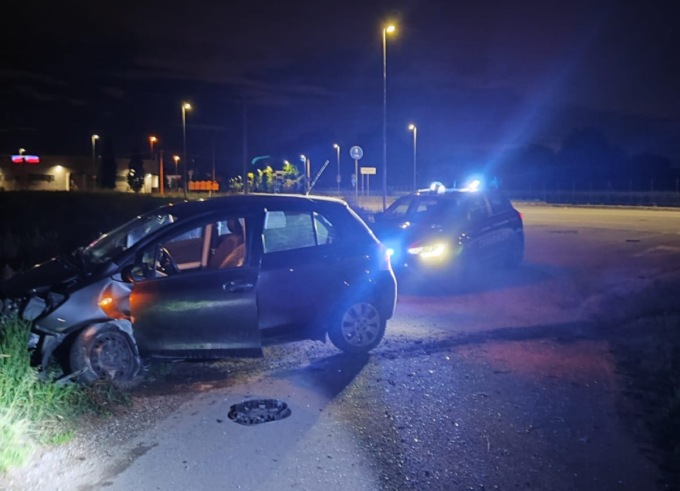 Ritrovata la Toyota Yaris rubata a un’anziana, scatta l’inseguimento a Istrana: fermati due minorenni
