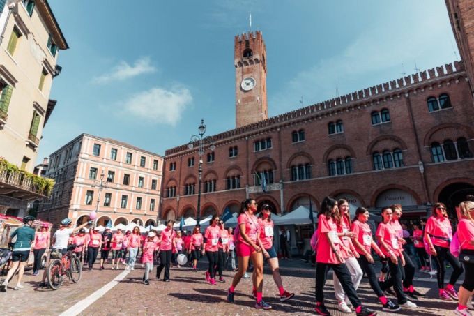 Treviso in rosa, più di 10mila donne corrono per la prevenzione