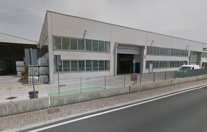 Grave ferita a un braccio per un’operaia 25enne, bloccata tra i rulli di un macchinario