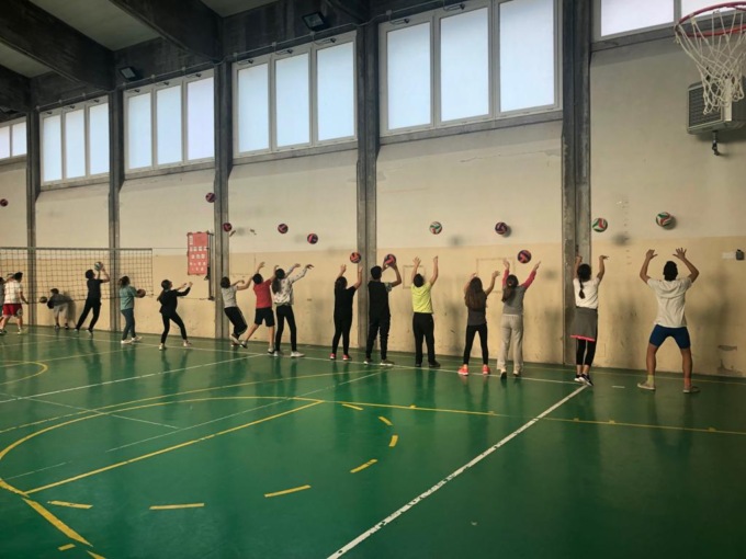 Ora di ginnastica da incubo come in Full Metal Jacket: 9 famiglie denunciano il professore per insulti e offese