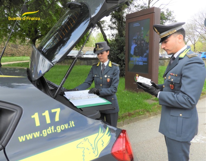 Falsi contratti d’appalto per 8 milioni di euro, denunciati sei imprenditori