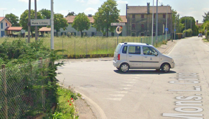 Due auto e una moto a fuoco nella notte a Vedelago, si indaga su un possibile piromane