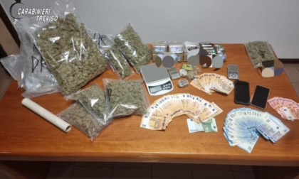 Spacciavano droga nella zona del Montello, in casa avevano oltre 6 chili di hashish e marijuana