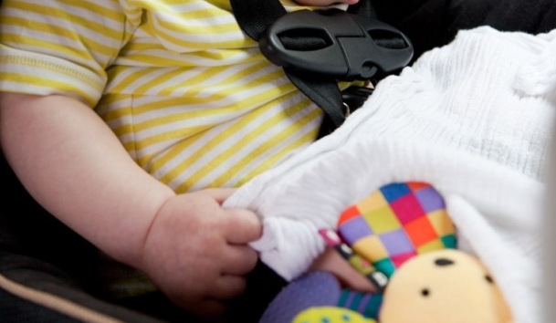 Papà trevigiano dimentica la figlia in auto, bimba di un anno muore per il caldo