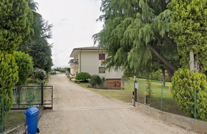 Il tetto del capannone cede e precipita da sei metri di altezza, grave un 42enne