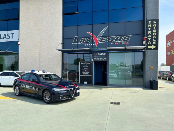 Rapine nelle sale slot di Silea e Remanzacco con piccone, pala e forcone: fermati i tre responsabili
