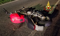 Perde il controllo della Ducati e si schianta contro il guard-rail, morto 52enne lungo la Sp 248