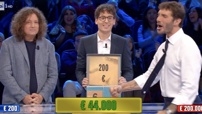 La partita di Damiano da Levada di Ponte di Piave ad Affari tuoi: accetta 44mila euro del dottore, nel suo ne aveva 200!