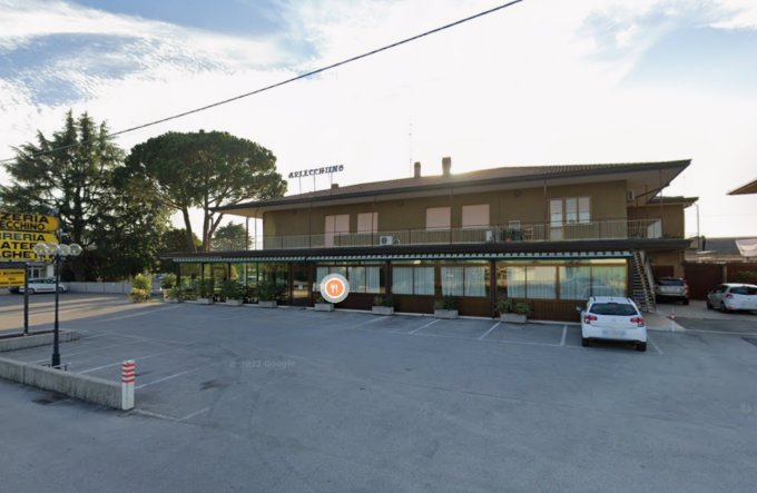 Ha un infarto mentre pranza nel ristorante “Arle, Pizza e Bistrot”, 70enne salvato dal titolare