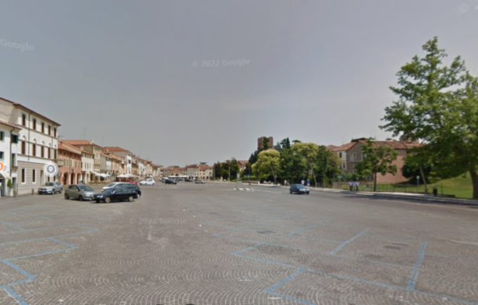 Apprezzamenti volgari alla figlia: il padre la difende, ma scoppia la rissa. Daspo per tutti i responsabili