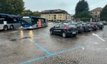 40enne scatena il panico sul bus e aggredisce l'autista