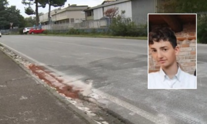 Scontro tra auto e scooter, morto studente di 15 anni mentre va a scuola