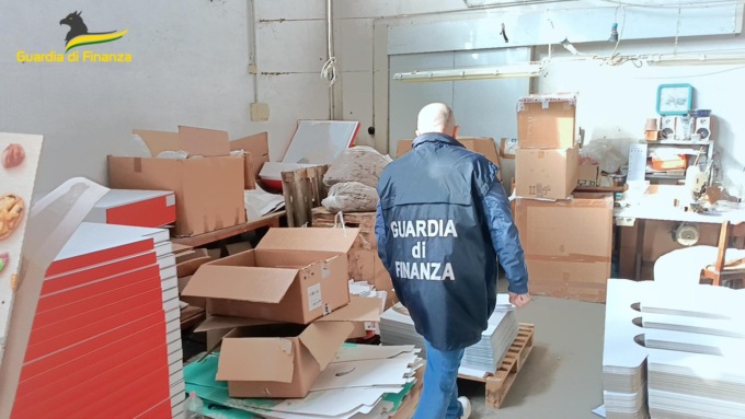 Mancanza di sicurezza, degrado e lavoro nero: sequestrati due laboratori tessili nel Trevigiano