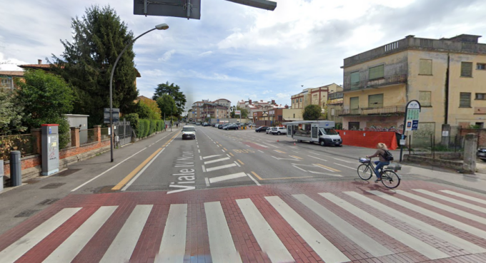 Ciclista investita in viale IV Novembre, identificato l’automobilista che è scappato senza soccorrerla