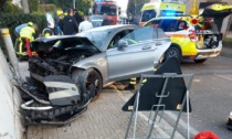 Auto finisce contro un muro a Onè di Fonte, due bambini feriti