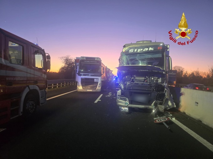 Scontro fra Tir sulla A4 tra Cessalto e San Stino, deceduti due camionisti