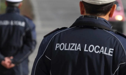 Si schianta e poi abbandona l'auto, mistero a Vittorio Veneto